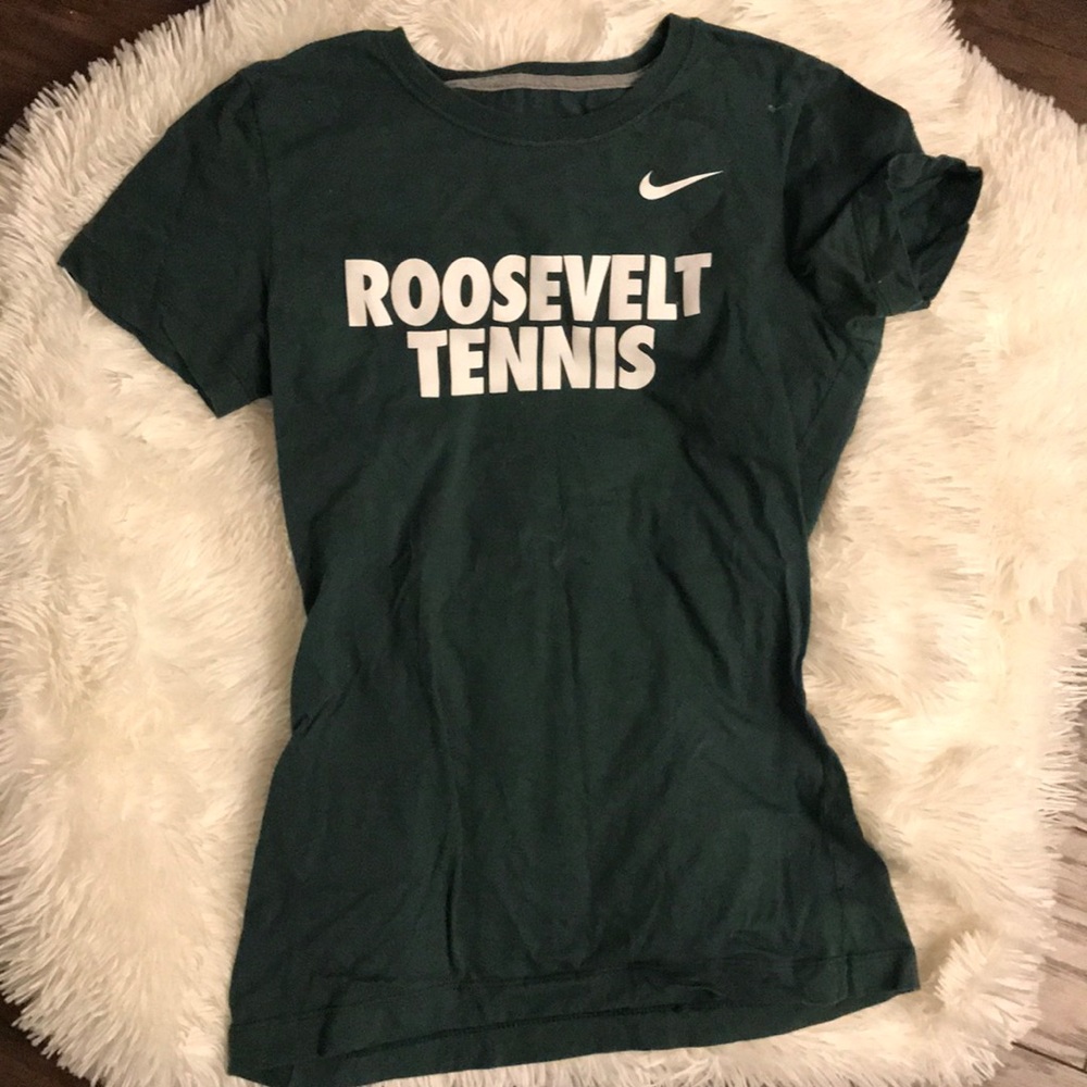 Adorable green Nike Roosevelt University t-shirt!